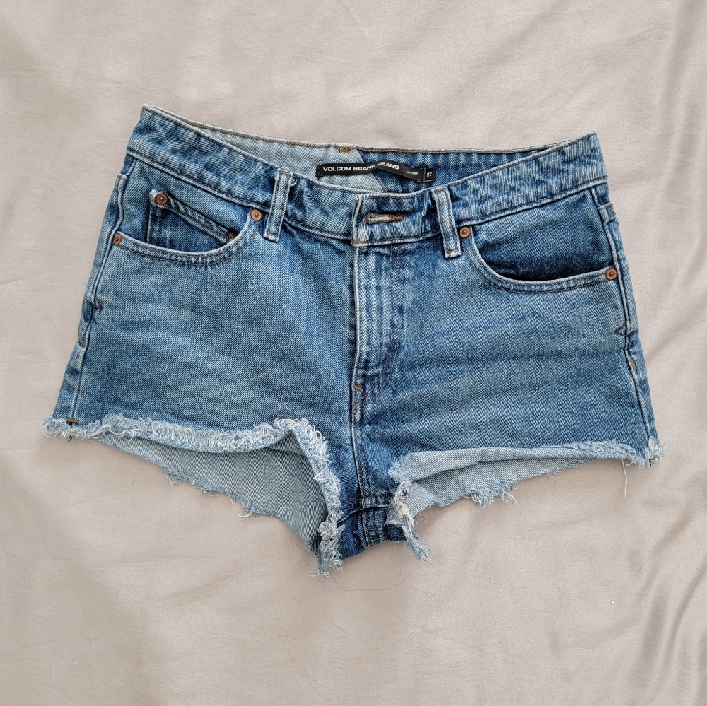 Volcom high waisted Jean shorts